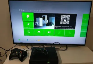 Xbox 360 250 GB + 11 giochi + 2 controller