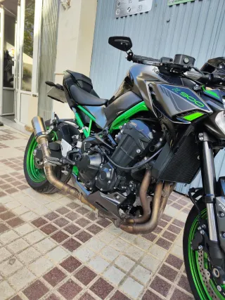 Kawasaki Z900 Full