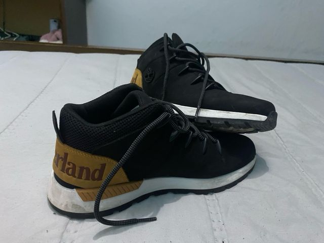 Botas Timberland Negras y Doradas