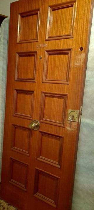 Puerta vivienda