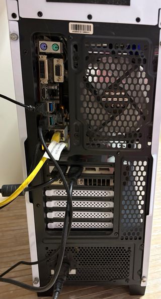 Ordenador PC GAMING Torre Blanca y Negra