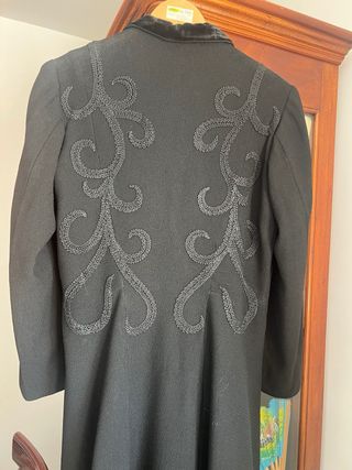 Abrigo Vintage Negro Bordado, TS/M