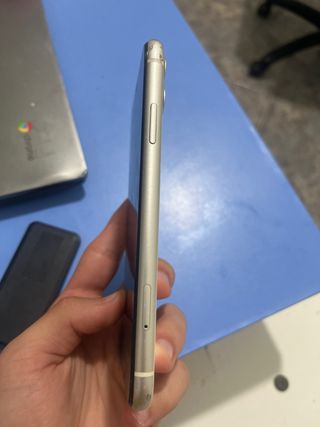 iPhone 11 Blanco - Pantalla Rota