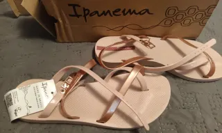 Sandalias Ipanema Doradas y Rosas