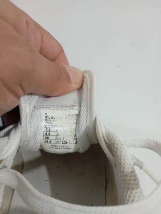 Zapatillas New Balance Blancas y Grises