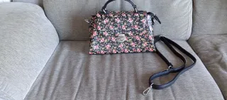 Bolso de mano y bandolera floral