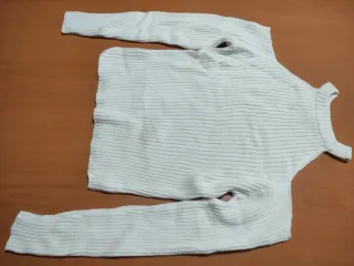 Jersey blanco hombros al aire