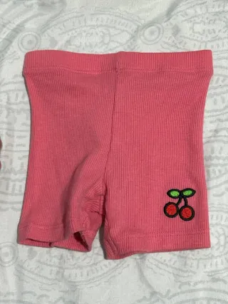 Pantalón corto bebé niña rosa cerezas