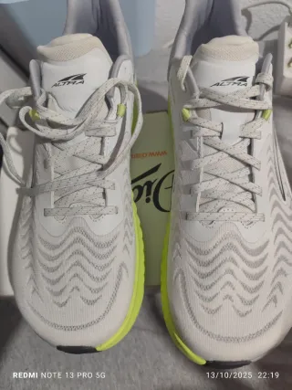 Zapatillas Altra Verdes y Blancas
