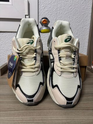 Zapatillas Adidas Beige y Gris