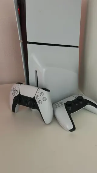 Consola PS5 + 2 Mandos