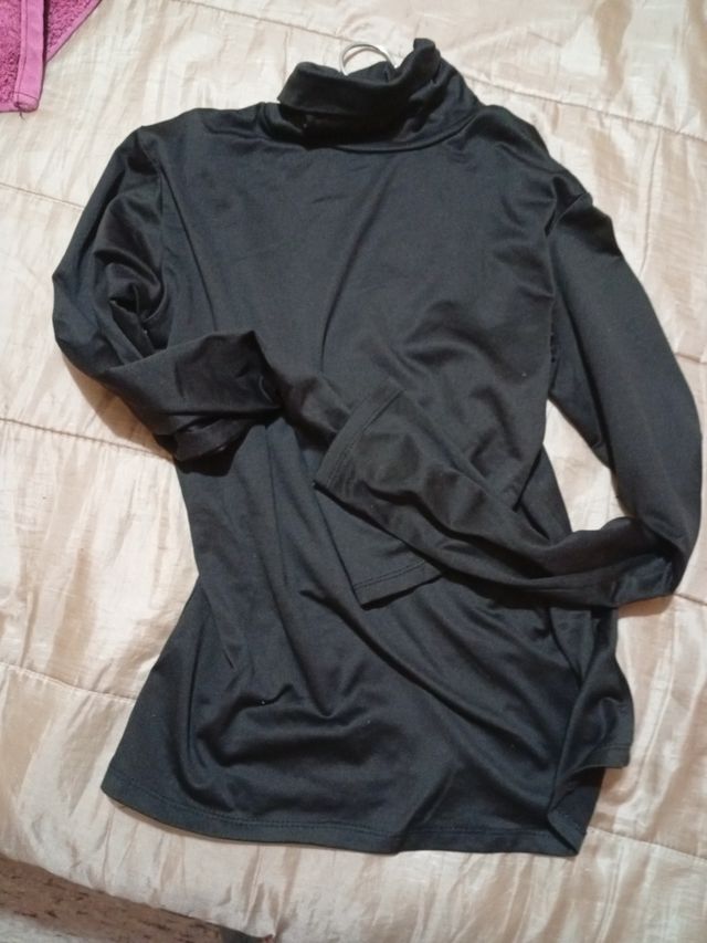 Jersey cuello alto negro