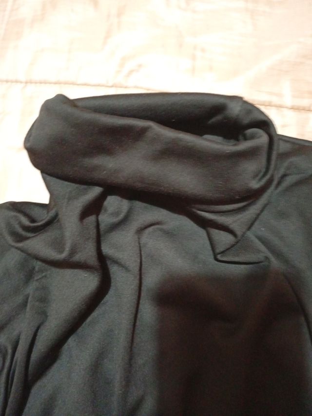 Jersey cuello alto negro