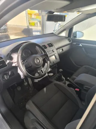 Volkswagen Touran 2011