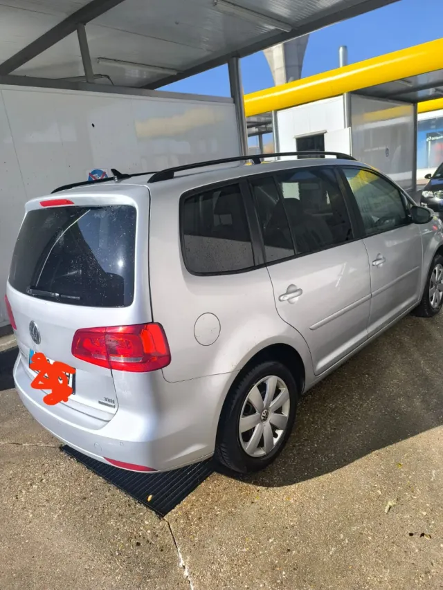 Volkswagen Touran 2011