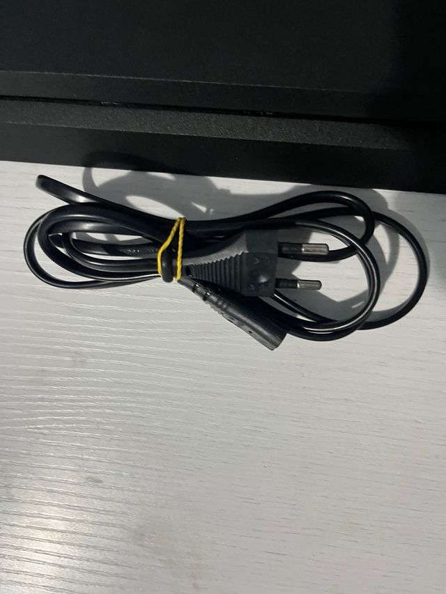 Playstation 4 Slim Nera