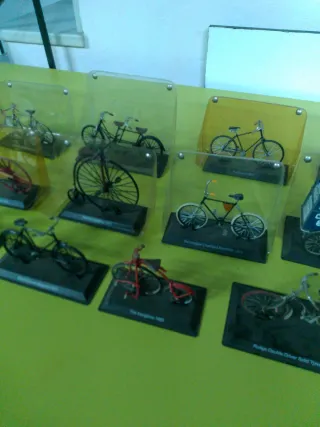 Miniaturas de bicicletas de colección
