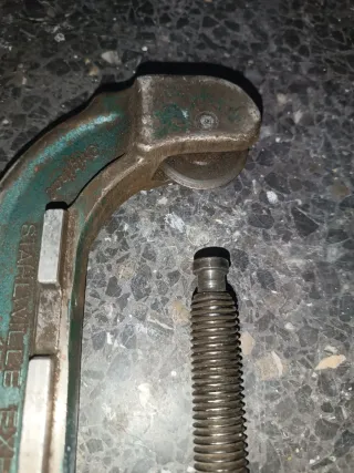 Llave sargento C con husillo