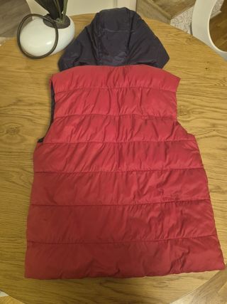 Chaleco reversible azul y rojo
