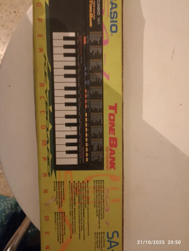 Teclado vintage Casio SA-1Tone Bank caja original.