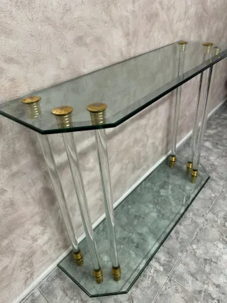 Mesa recibidor de cristal.