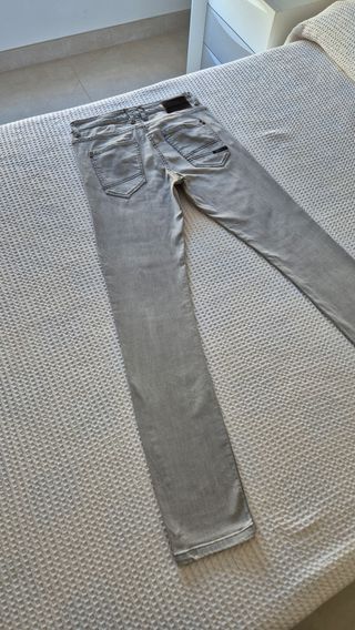 Pantalón Vaquero Pull&Bear Gris Ajustado