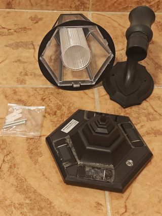 Candeeiro de parede solar preto