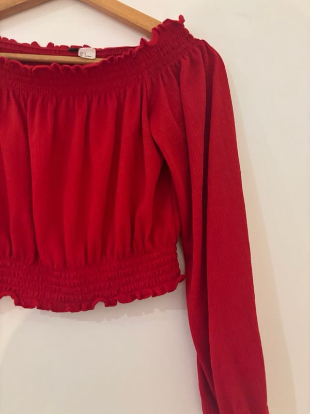 Blusa roja crop top hombros descubiertos