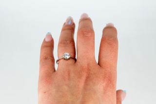 Solitario De Oro Blanco De 18K Con Diamantes.. Ref: 021-01-00976