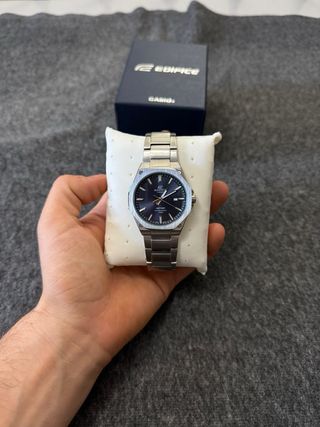 Reloj Casio Edifice Azul marino y Plateado