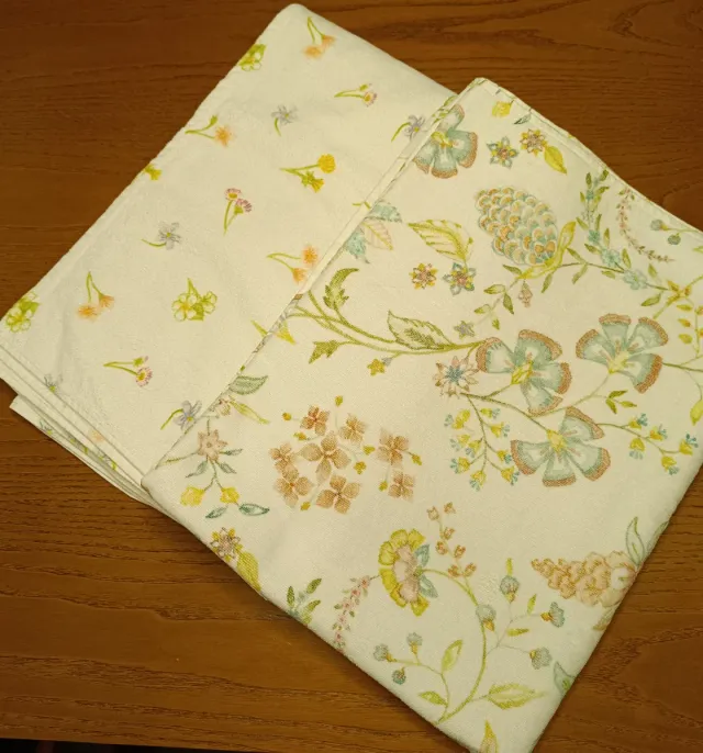 Toalla de baño con estampado floral 100×140