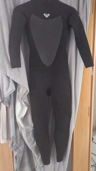 Traje neopreno Roxy Talla 4.5 sin estrenar