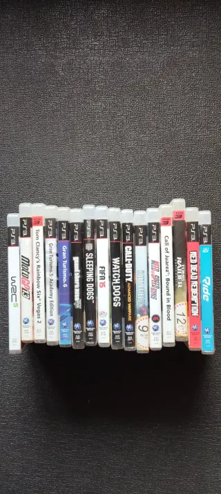 PlayStation 3 (PS3 SUPER SLIM 500 GB) + 3 mandos