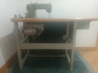 Máquina de coser industrial Refrey.