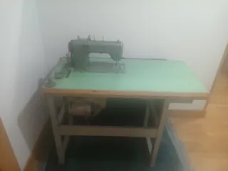 Máquina de coser industrial Refrey.