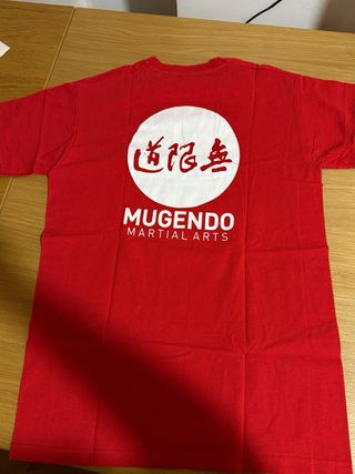 Camisetas Mugendo Talla S (roja y negra)