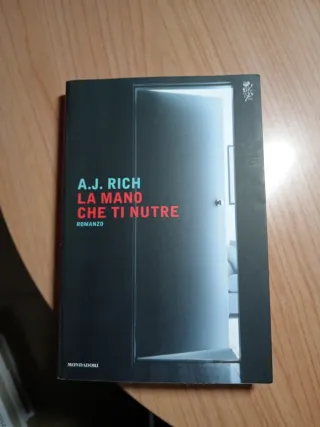 La mano che ti nutre