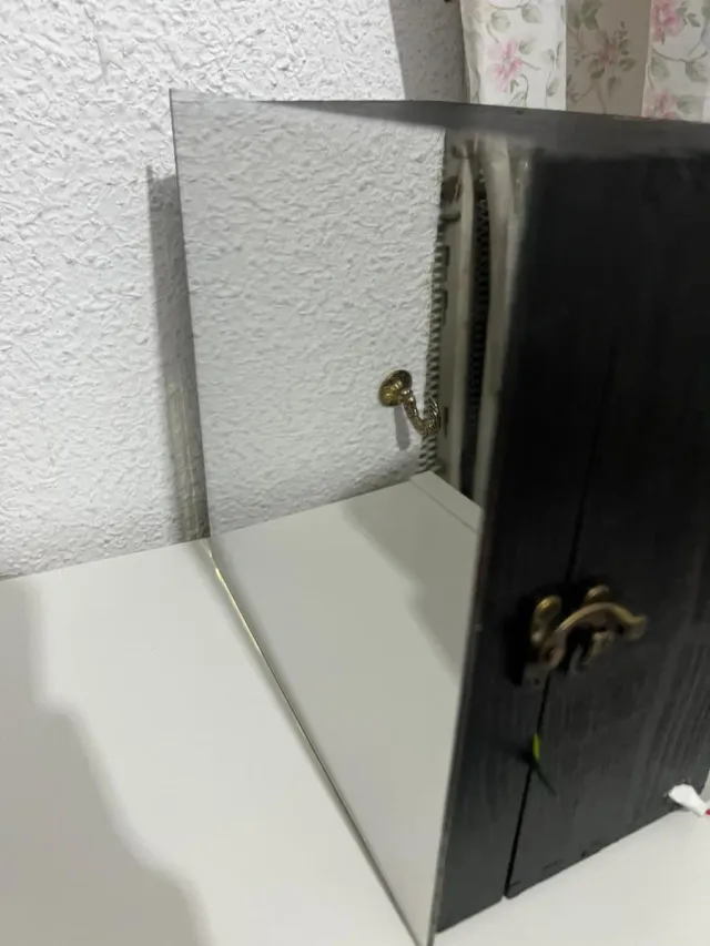 Espejo Infinito de Madera, Cristal y leds.