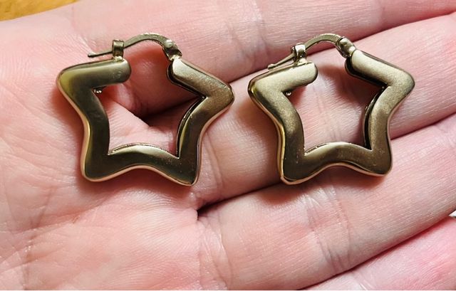 Orecchini con stella Thun