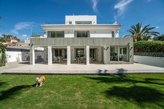 Chalet en alquiler en Los Naranjos - Las Brisas en Marbella