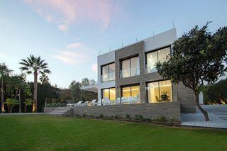 Chalet en alquiler en Los Naranjos - Las Brisas en Marbella