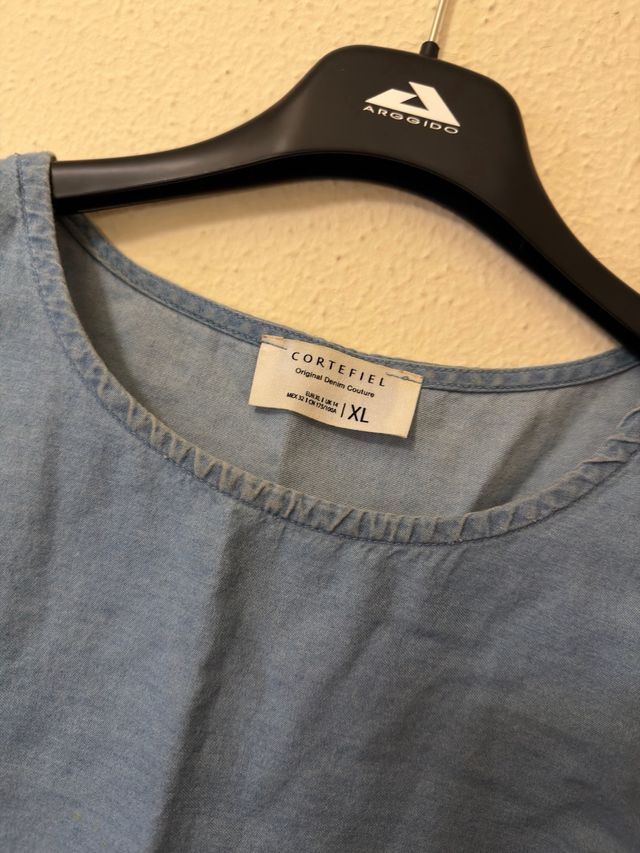 Blusa Cortefiel bordada azul y blanca Talla XL