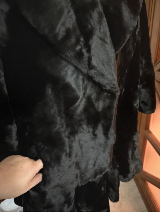 Cappotto pelliccia vera nera a pelo corto 