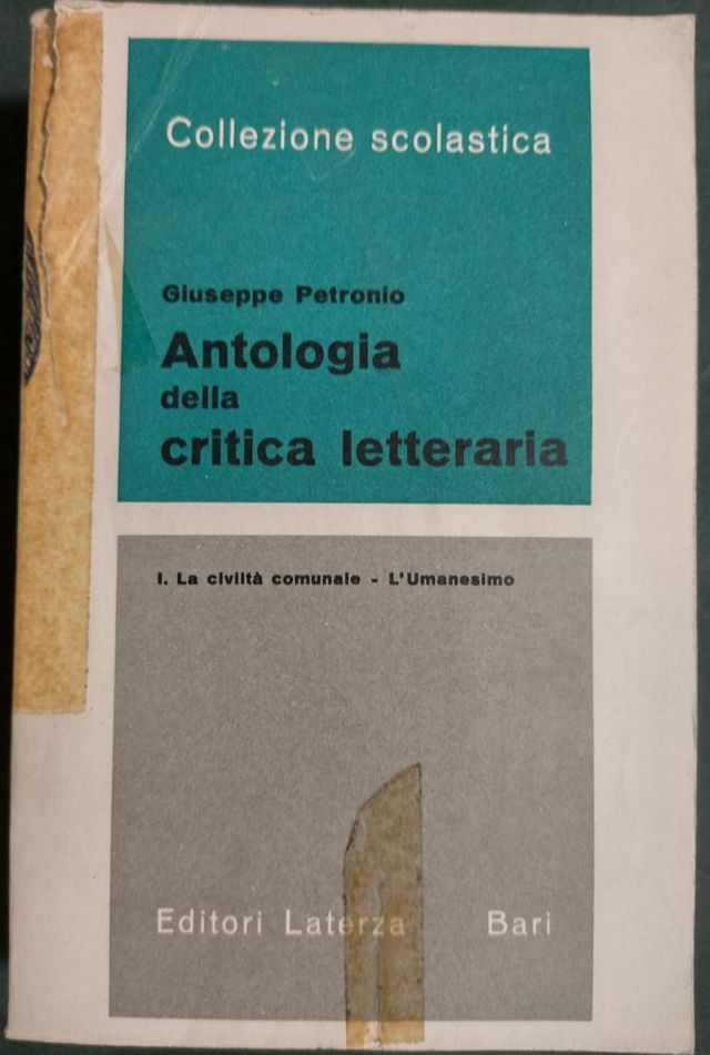 Set di 9 libri, come mostrato in fotografia.