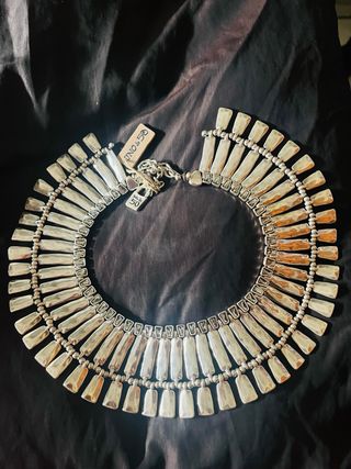 Collar UNO de 50 Plata ganado en la cómic con 2025