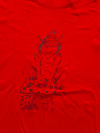 Camiseta roja con dibujo