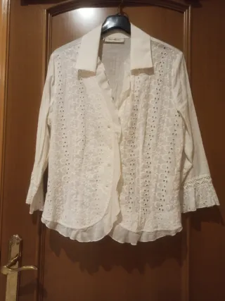 Camisa blanca PAZ TORRAS bordada