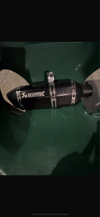 Silencioso Akrapovic Moto