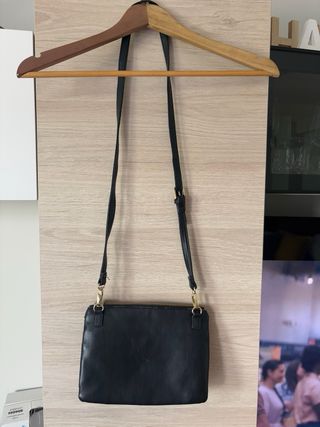 Bolso Guess Negro con Tachuelas