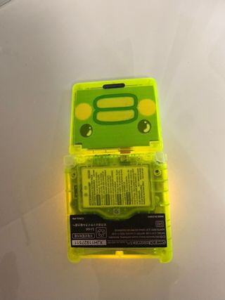 Game Boy Advance SP + Tamagotchi Kuchipatchi